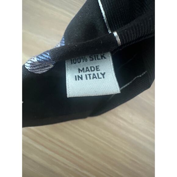 Valentino TIE NWT 100% SILK made in ITALY - Picture 5 of 8